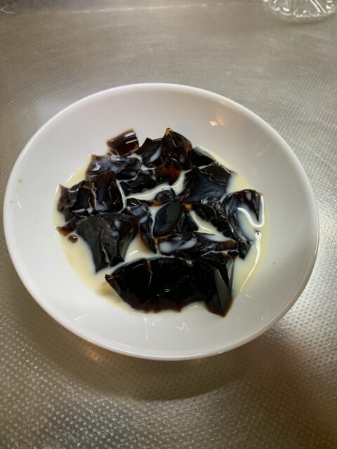 「クラッシュ珈琲ゼリー（豆乳がけ）」